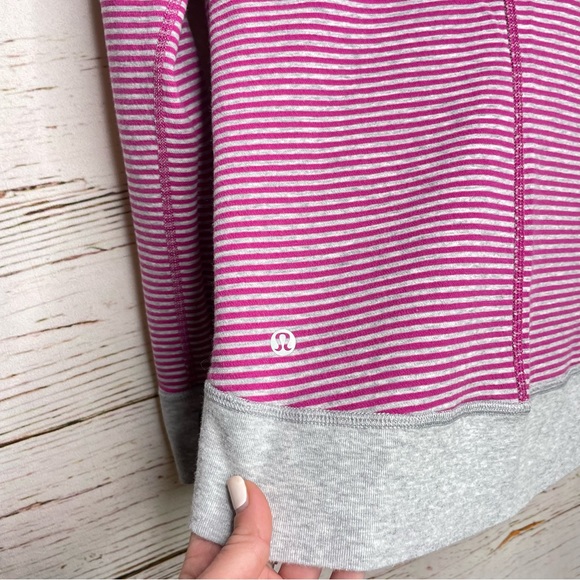 Lululemon reversible cowl neck cinched pullover - Picture 16 of 16
